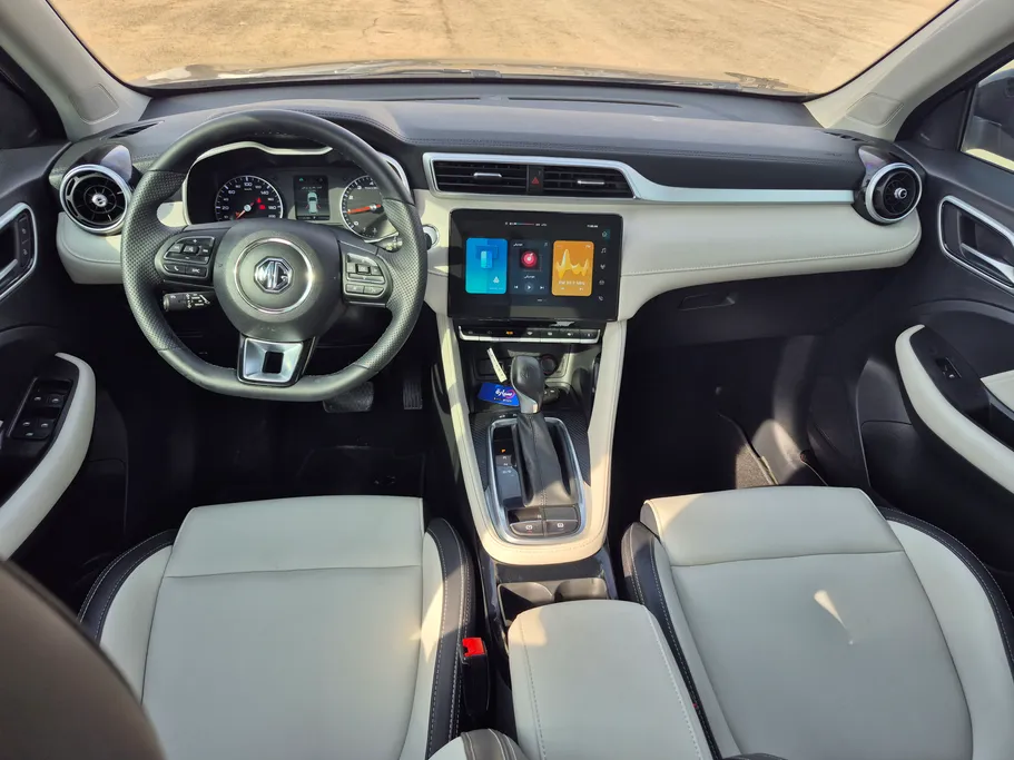 2024 MG ZS LUX 