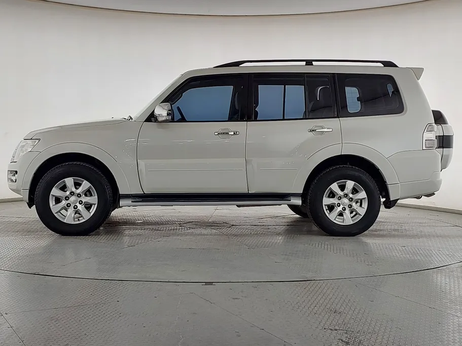 2019 Mitsubishi Pajero GLS 4Doors 