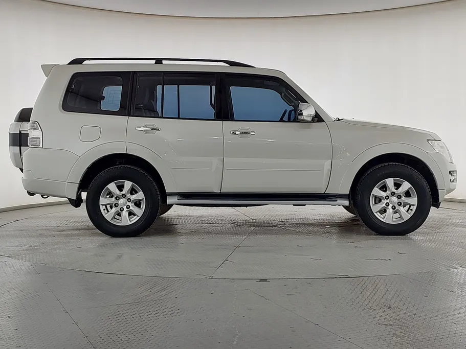 2019 Mitsubishi Pajero GLS 4Doors 