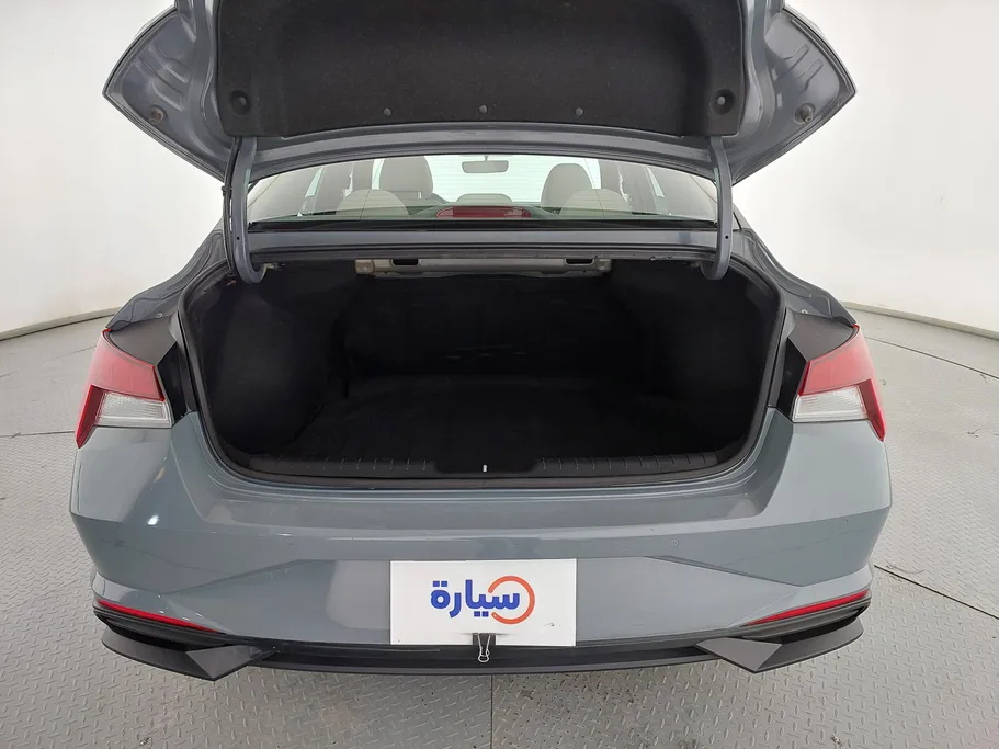 2023 Hyundai Elantra Smart 