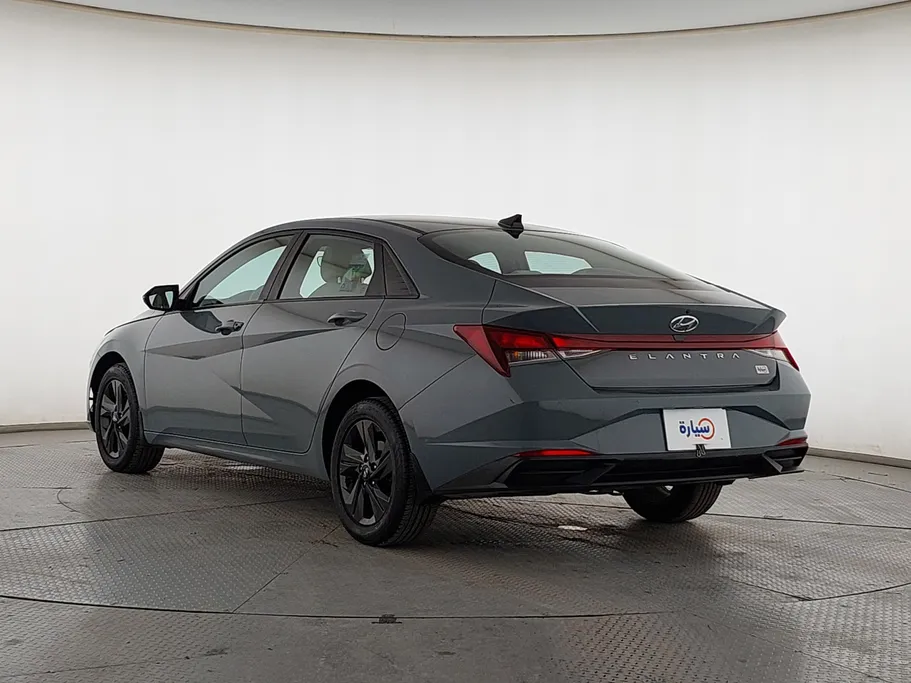 2023 Hyundai Elantra Smart 