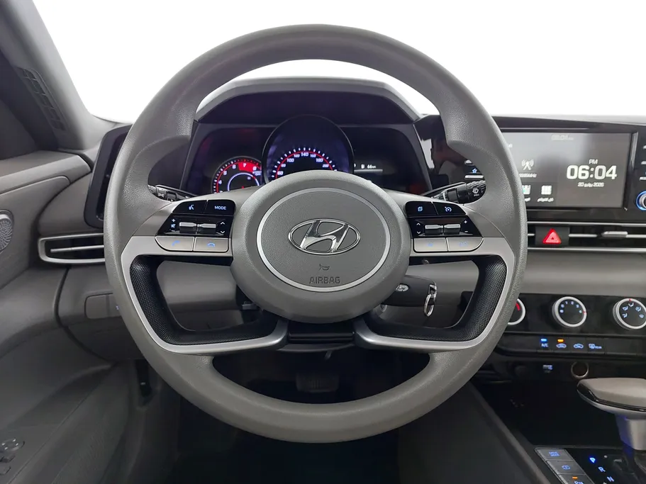 2023 Hyundai Elantra Smart 