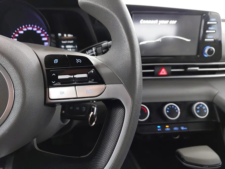 2023 Hyundai Elantra Smart 