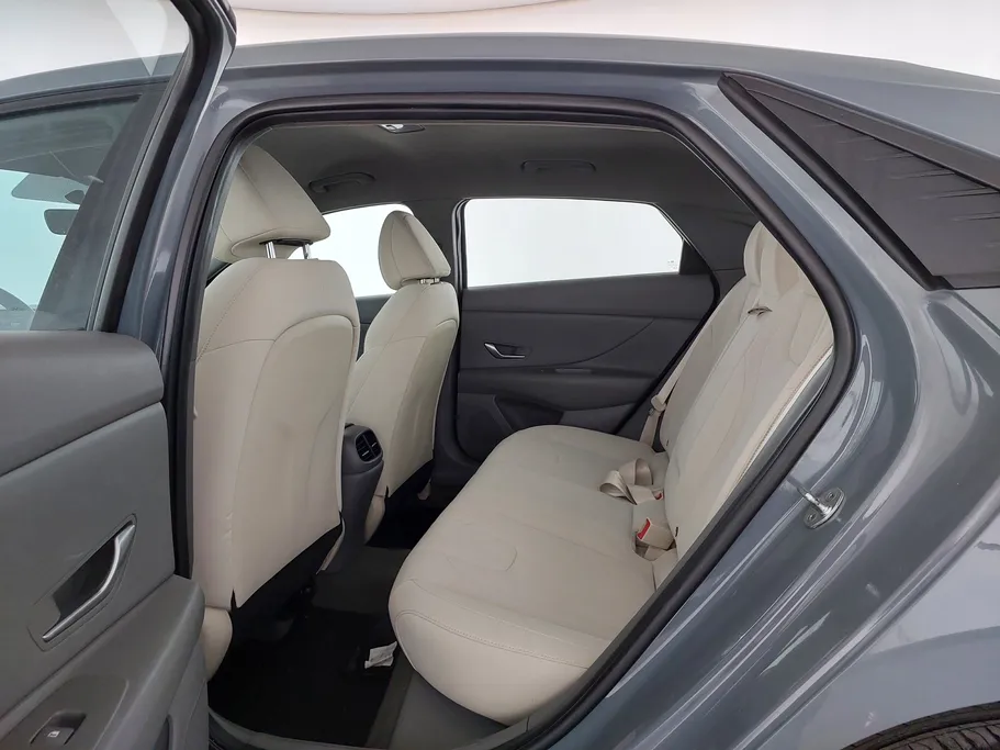 2023 Hyundai Elantra Smart 