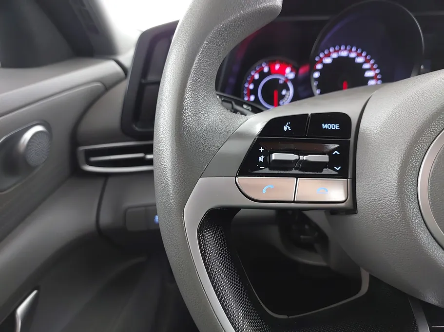 2023 Hyundai Elantra Smart 
