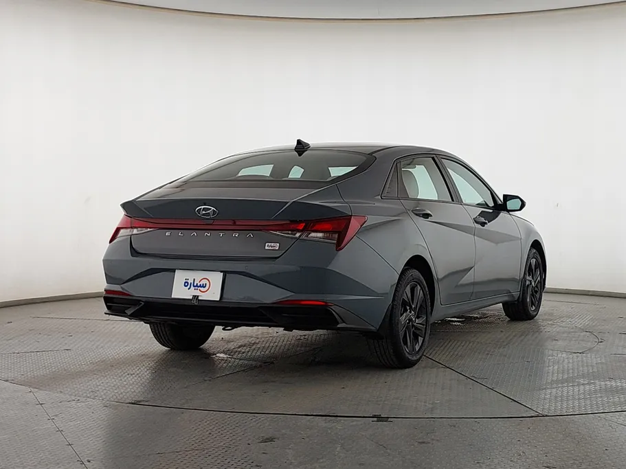2023 Hyundai Elantra Smart 