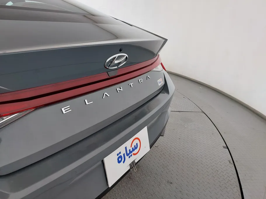 2023 Hyundai Elantra Smart 