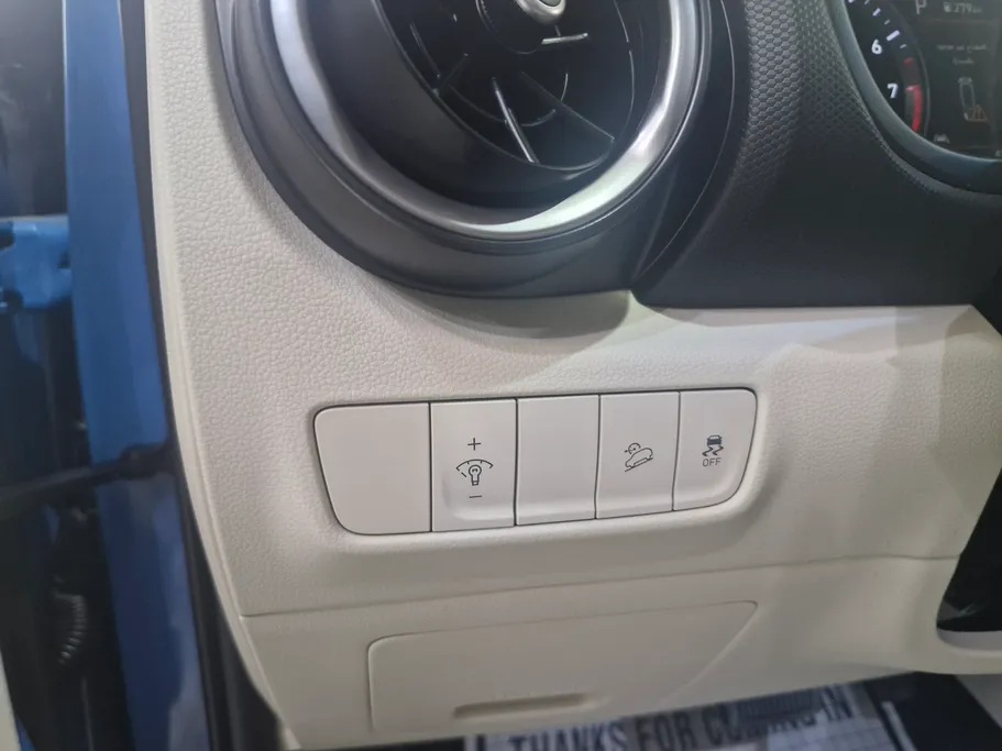 2023 Hyundai Kona SMART 