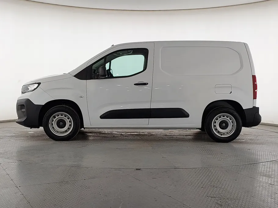 بيجو بارتنر Short van 2025 