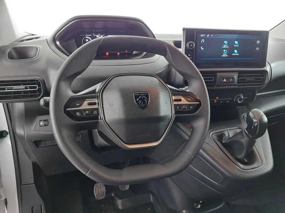 بيجو بارتنر Short van 2025 