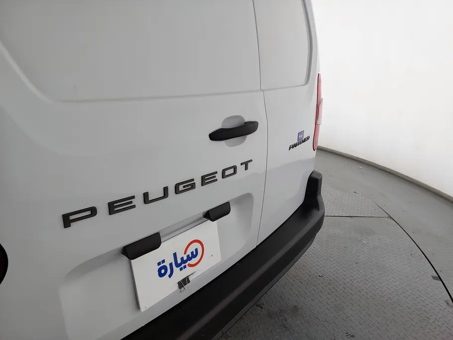 بيجو بارتنر Short van 2025 