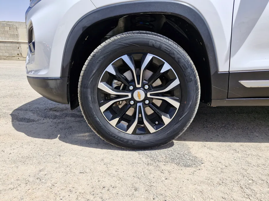 2023 Chevrolet Groove Premier 