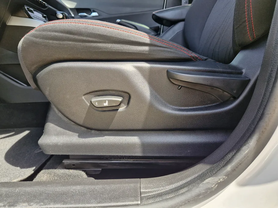 2023 Chevrolet Groove Premier 