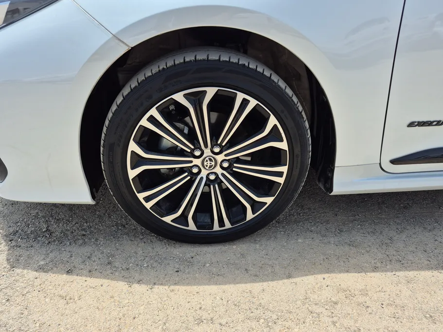 2023 Toyota Corolla XLI Executive Moonroof 