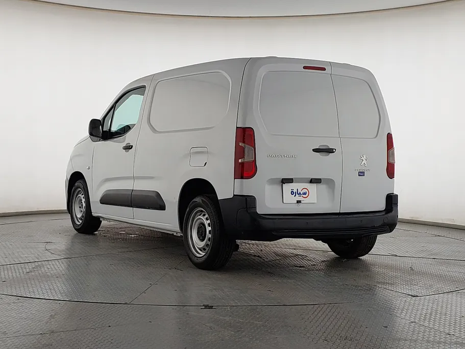 2023 Peugeot Partner Short van 
