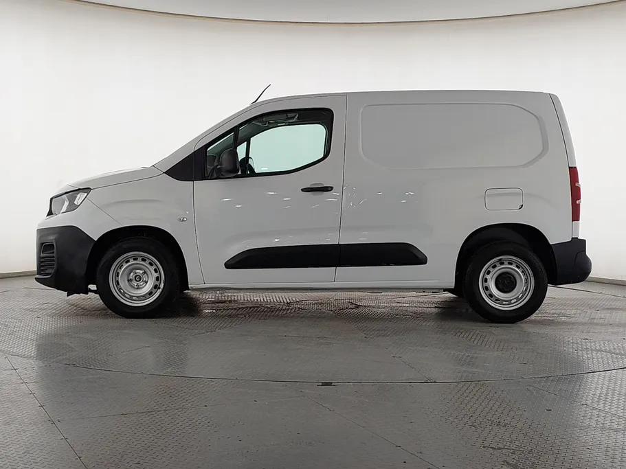 2023 Peugeot Partner Short van 