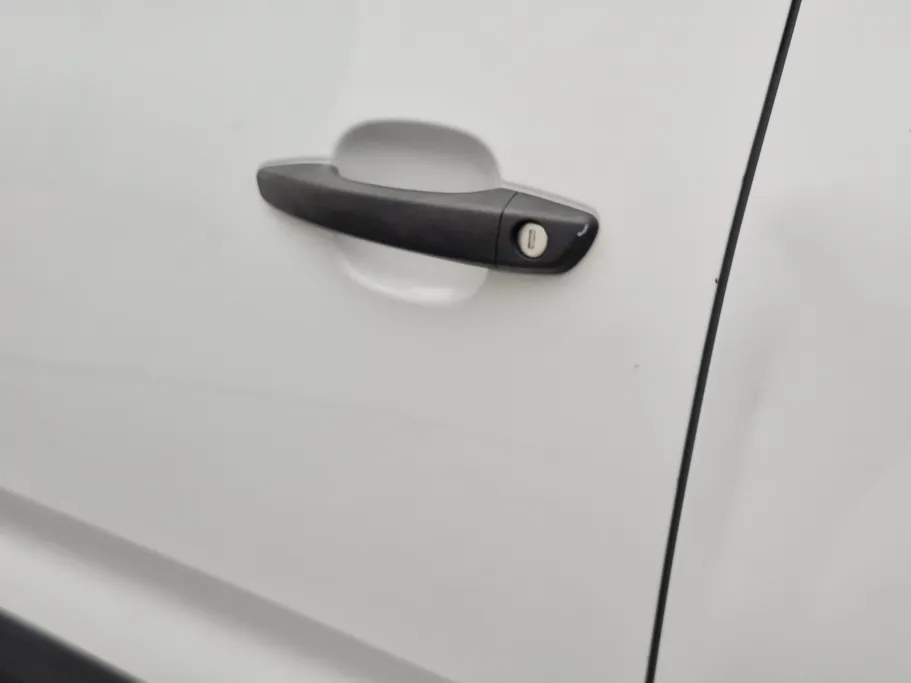 2023 Peugeot Partner Short van 