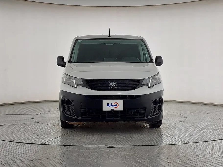 2023 Peugeot Partner Short van 