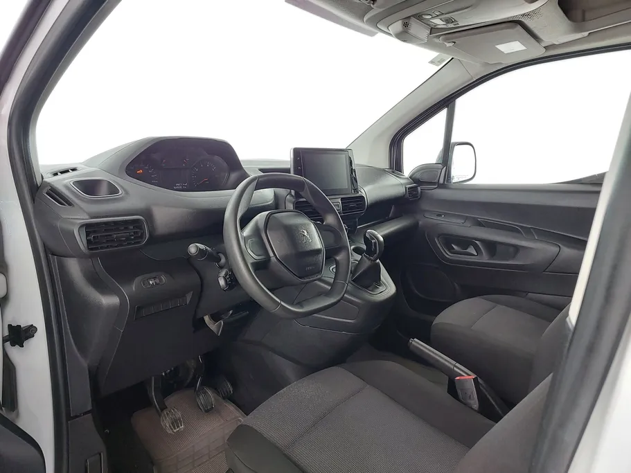 2023 Peugeot Partner Short van 
