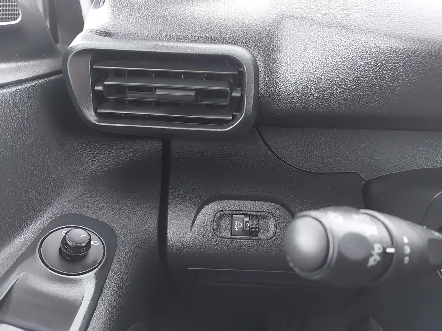 2023 Peugeot Partner Short van 