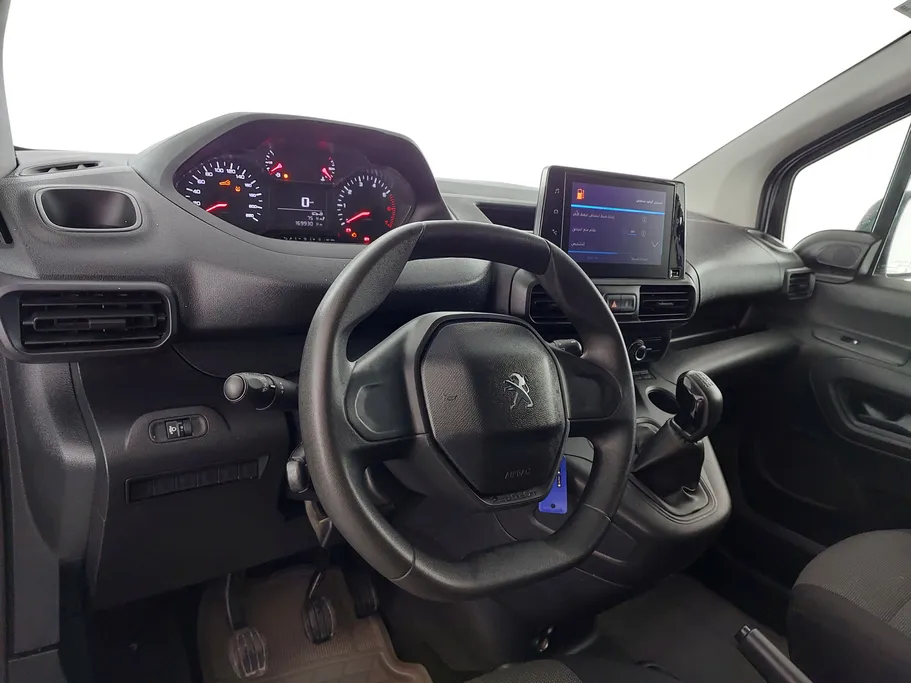 2023 Peugeot Partner Short van 