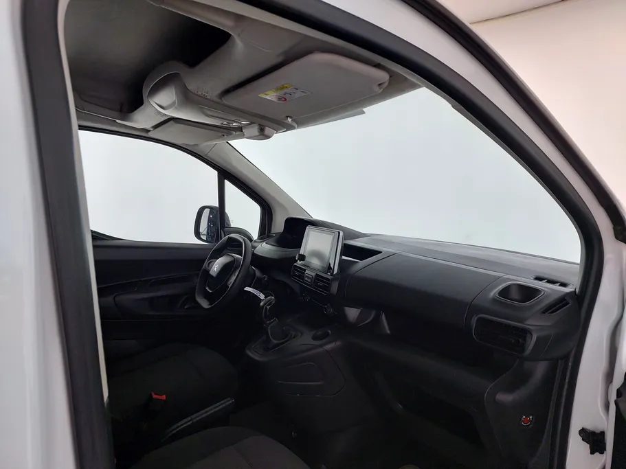 2023 Peugeot Partner Short van 