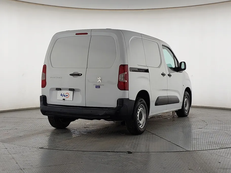 2023 Peugeot Partner Short van 