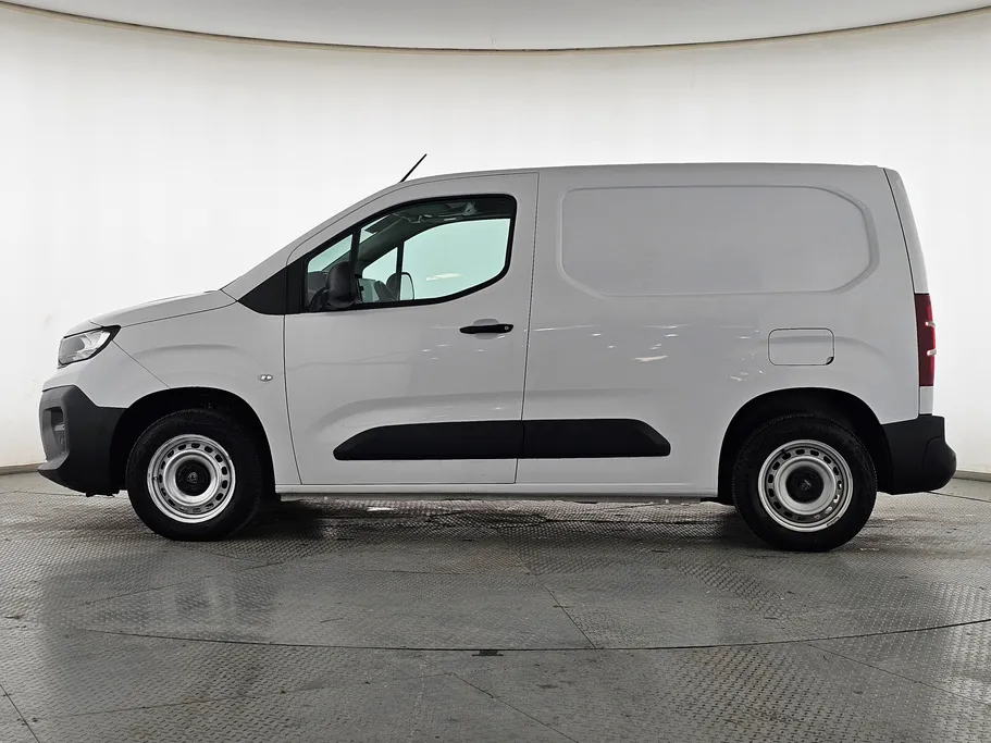 بيجو بارتنر Short van 2025 