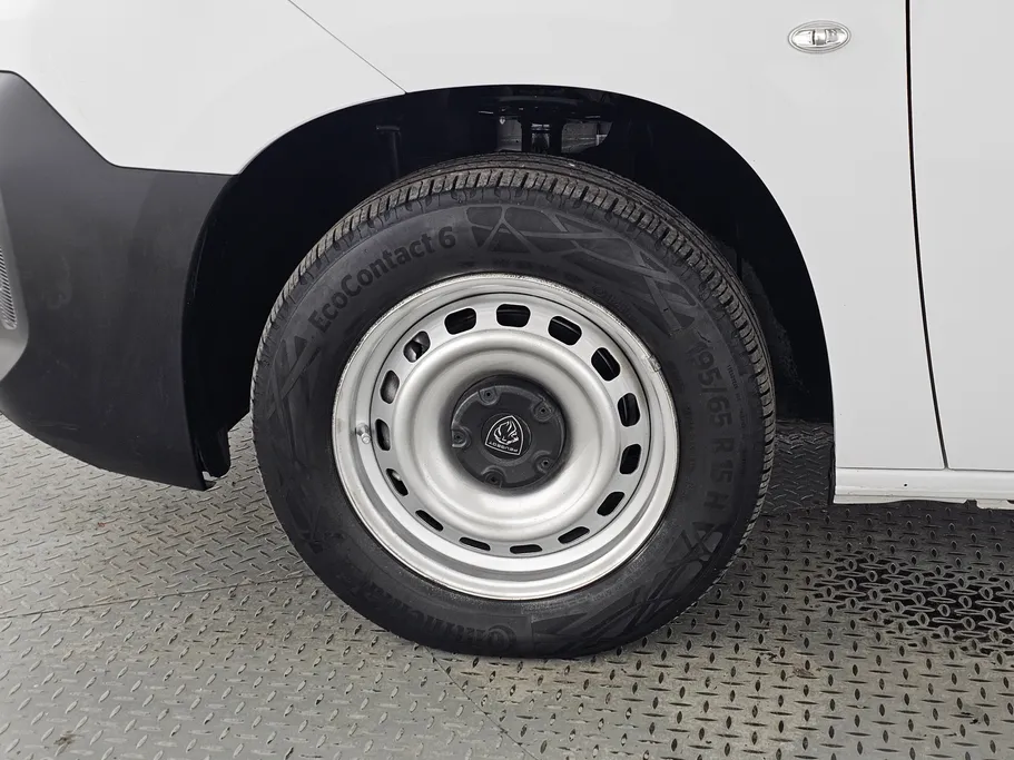 بيجو بارتنر Short van 2025 