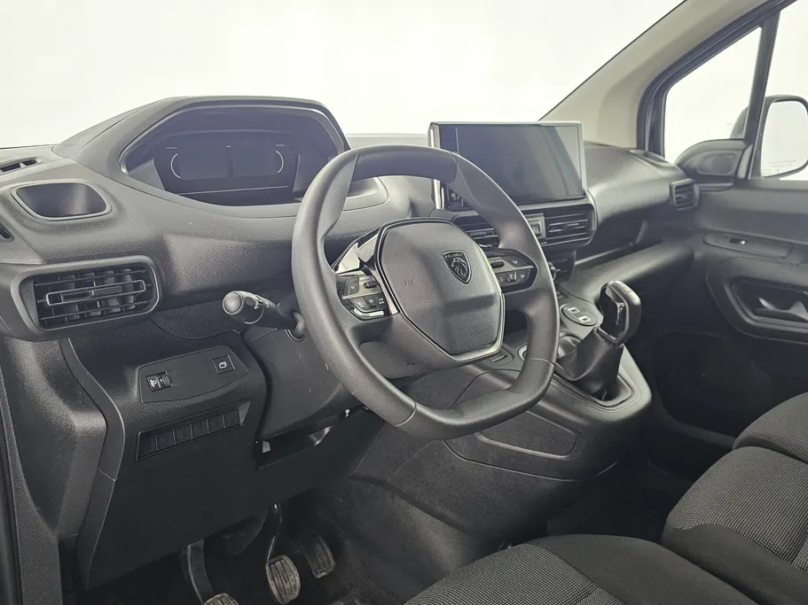 بيجو بارتنر Short van 2025 