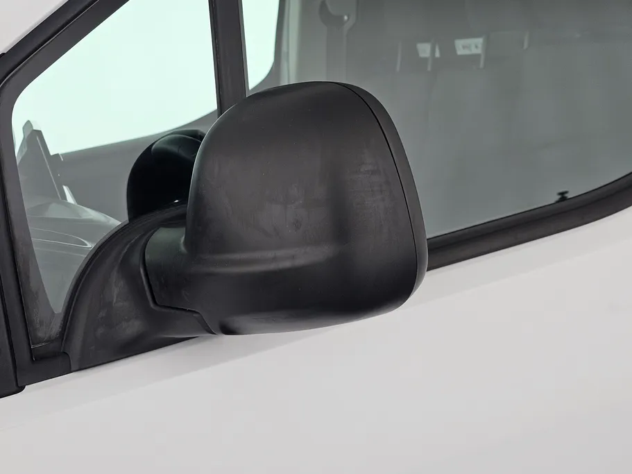 بيجو بارتنر Short van 2025 