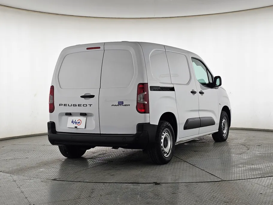 بيجو بارتنر Short van 2025 