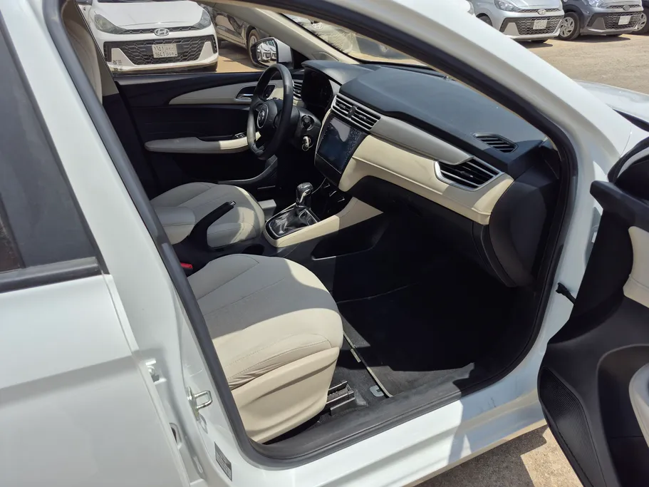 2023 MG 5 STD 