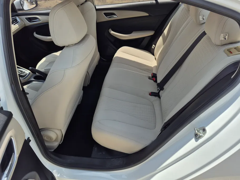 2023 MG 5 STD 