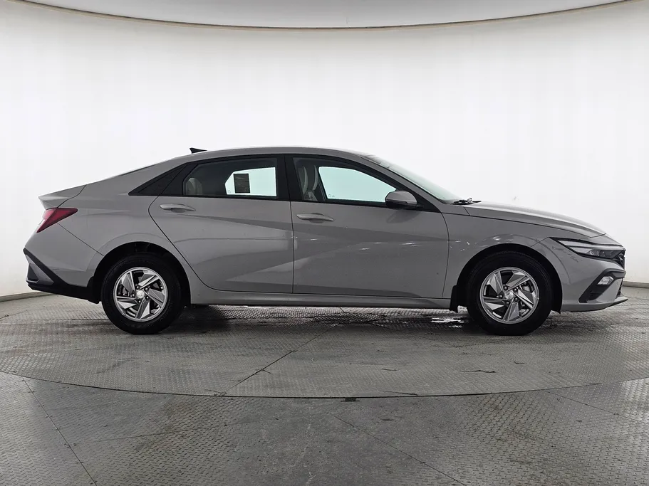 2025 Hyundai Elantra Fleet 