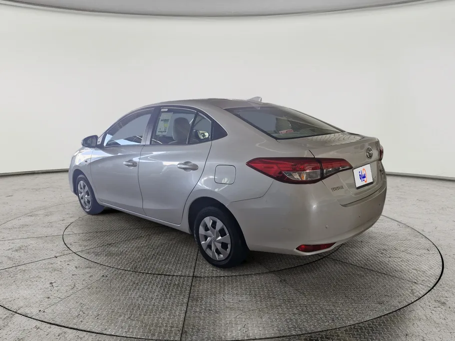 2022 Toyota Yaris  Y 