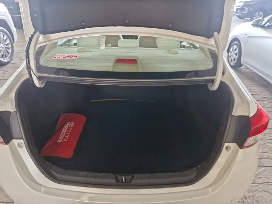 2022 Toyota Yaris  Y 