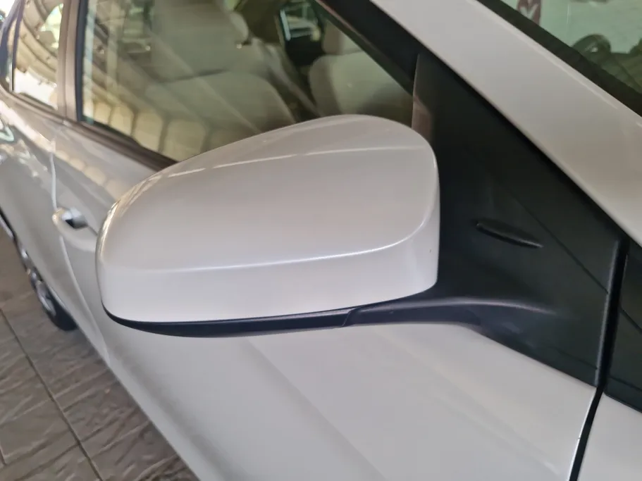 2022 Toyota Yaris  Y 