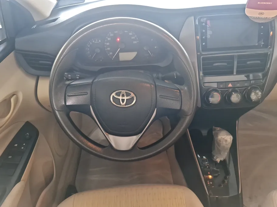 2022 Toyota Yaris  Y 