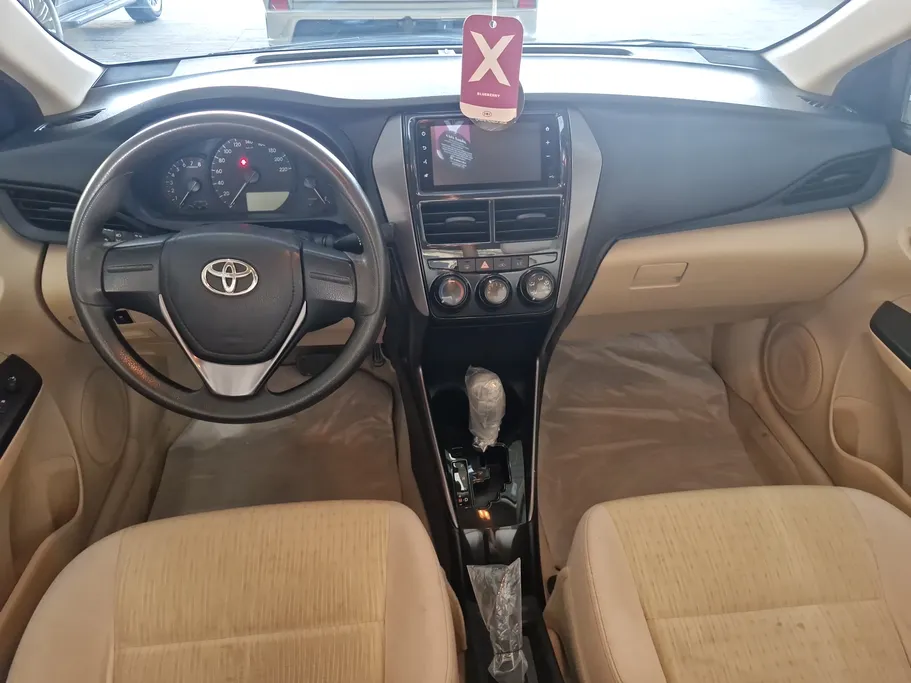 2022 Toyota Yaris  Y 