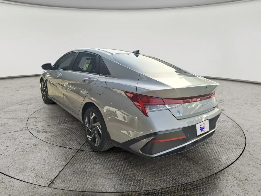 2024 Hyundai Elantra Comfort 