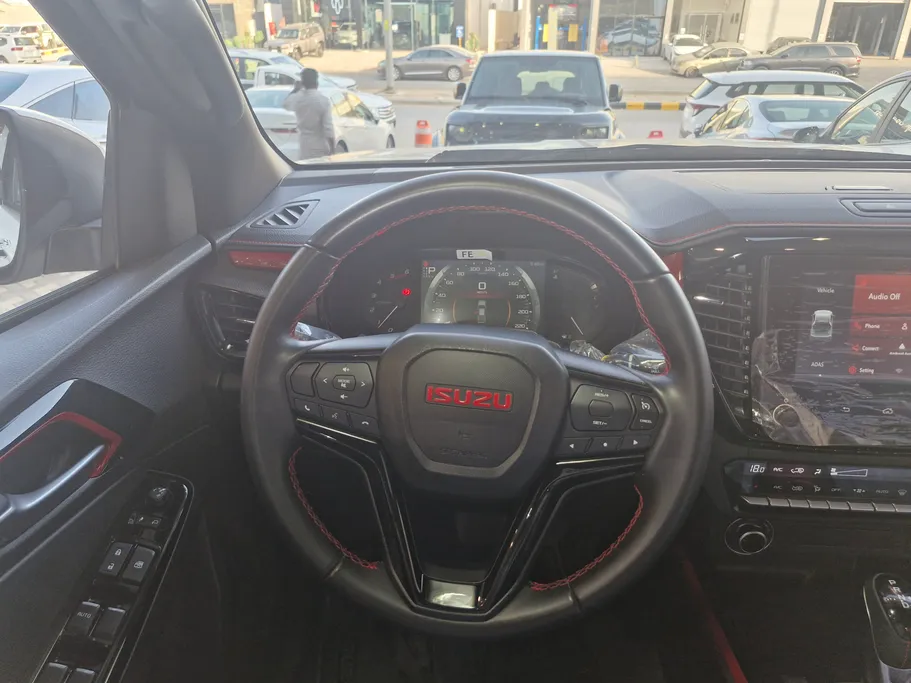 ايسوزو دي ماكس GT 2025 