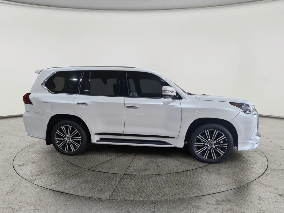 لكزس LX 570 S 2020 