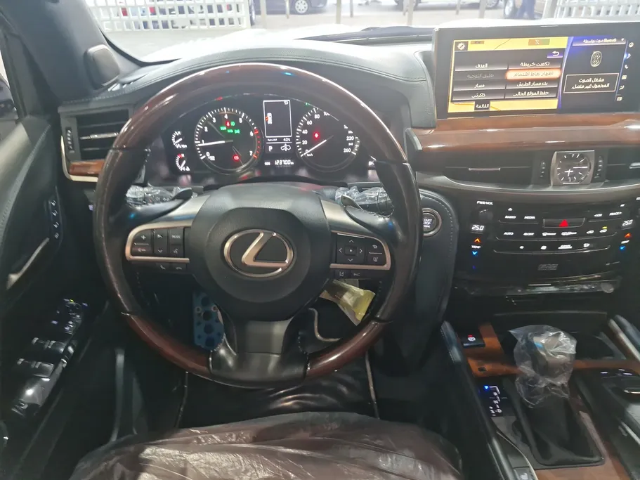 لكزس LX 570 S 2020 