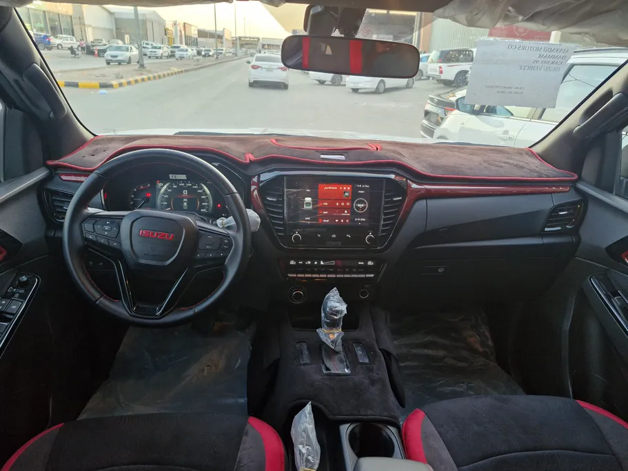 ايسوزو دي ماكس GT 2025 