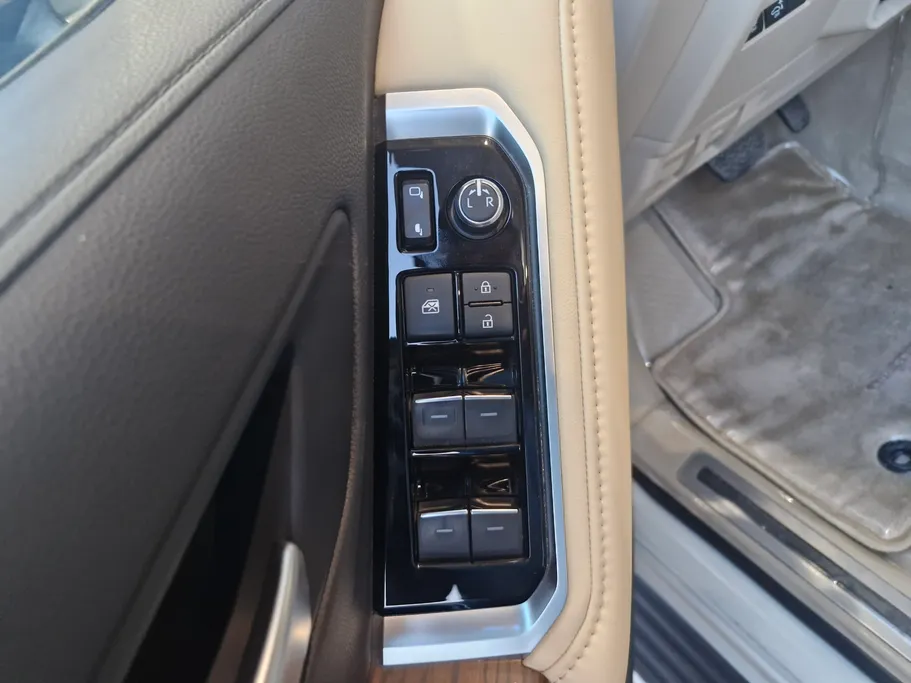 تويوتا لاندكروزر GXR4 2025 