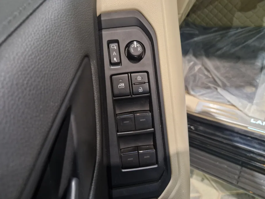 تويوتا لاندكروزر GXR3 2024 