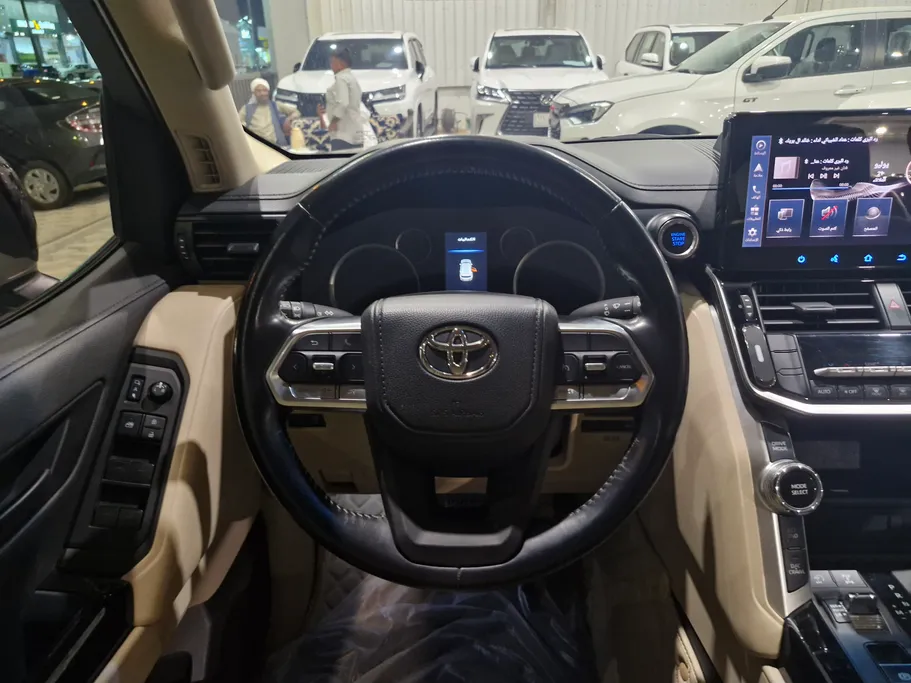 تويوتا لاندكروزر GXR3 2024 