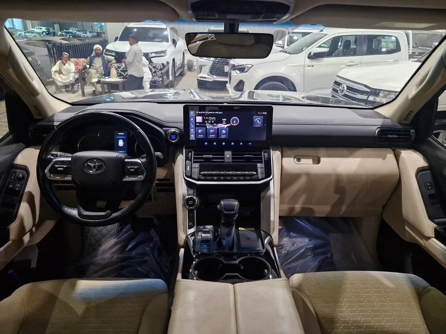 تويوتا لاندكروزر GXR3 2024 