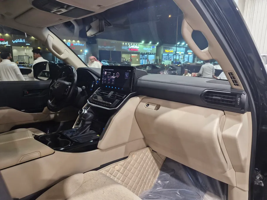 تويوتا لاندكروزر GXR3 2024 